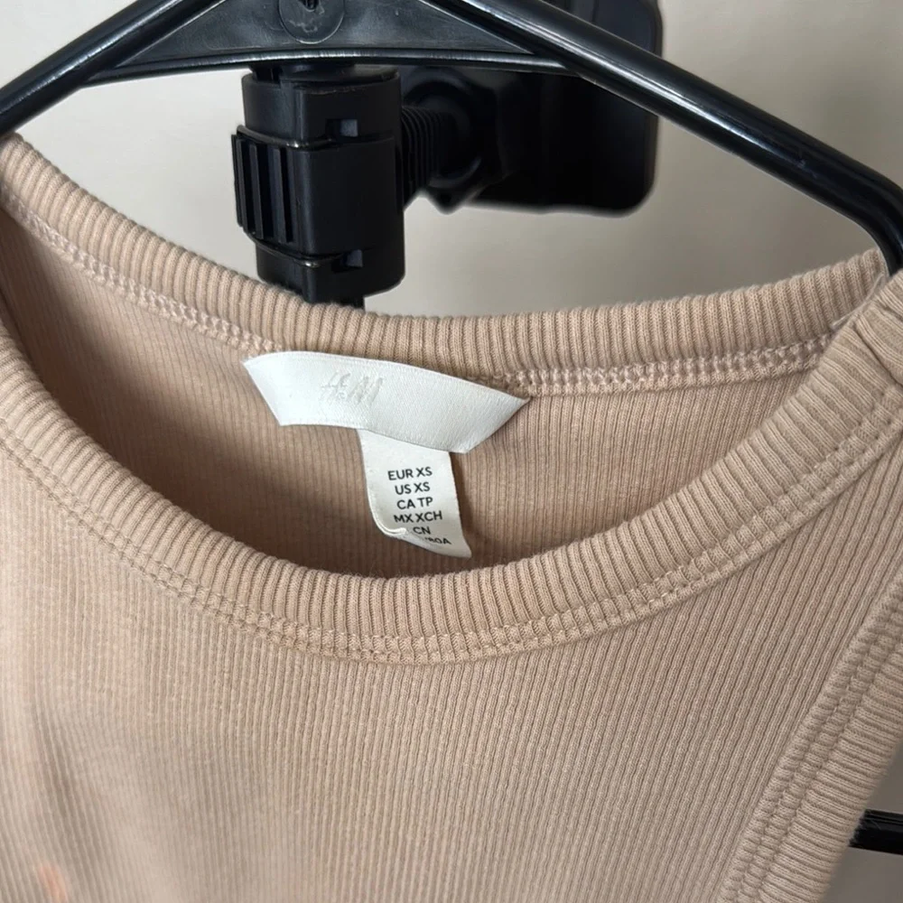 H&M Tan Ribbed Crop Top - Picture 2 of 5